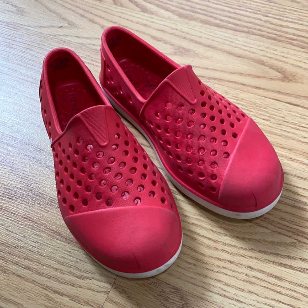 Toms Romper Size 11 Red